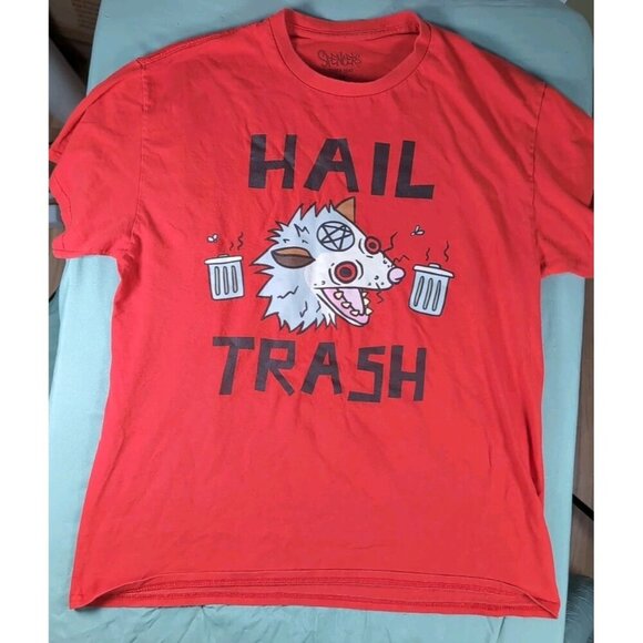 Spencer’s Red Hail Trash Graphic Short Sleeve T-Shirt Unisex Size Large - Picture 1 of 5